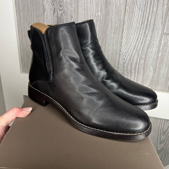 S46. NWT Franco Marcus Bootie Black Leather 8.5w Wide - Picture 6 of 8
